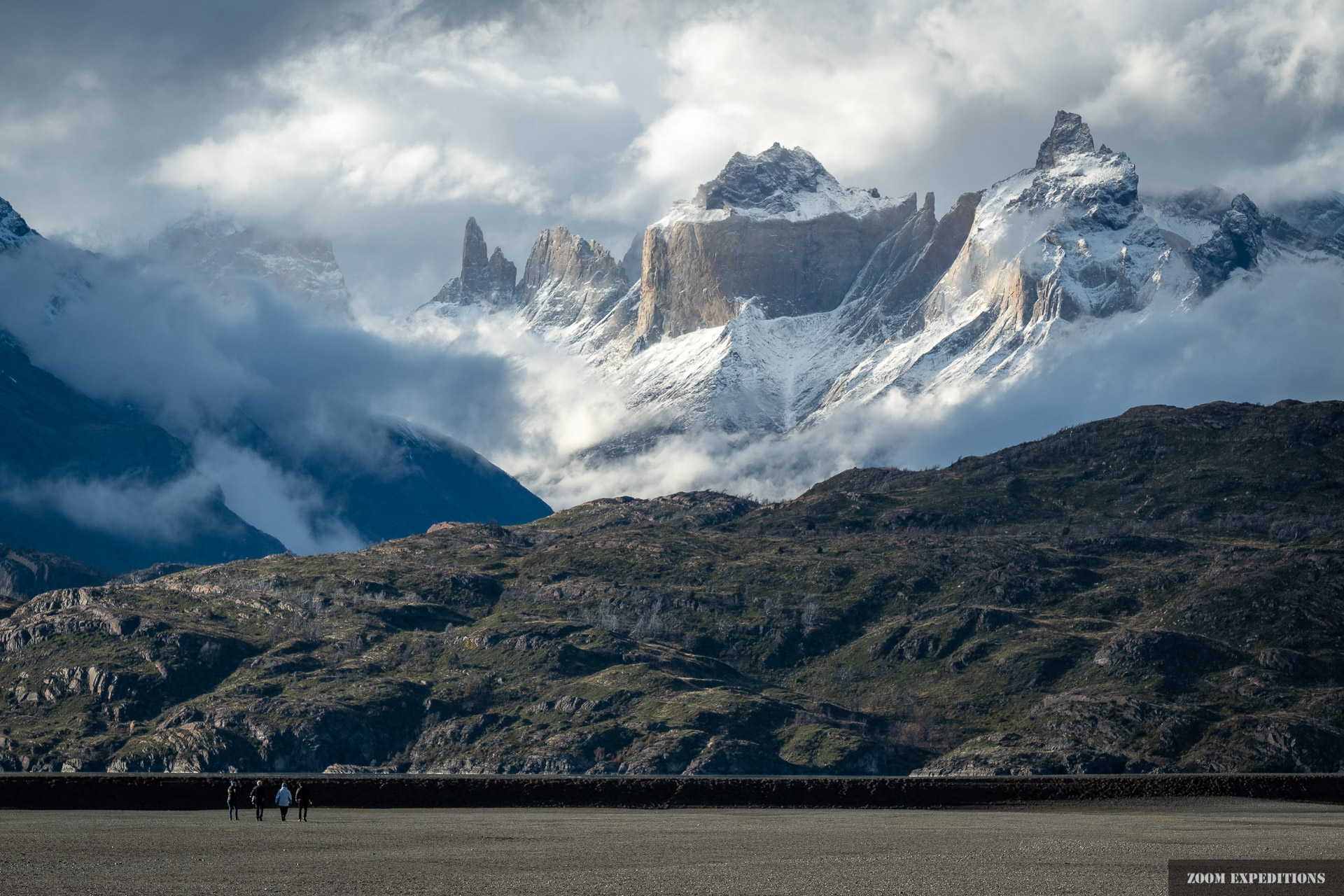 Torres del Paine_Lago Grey_Bergmassiv