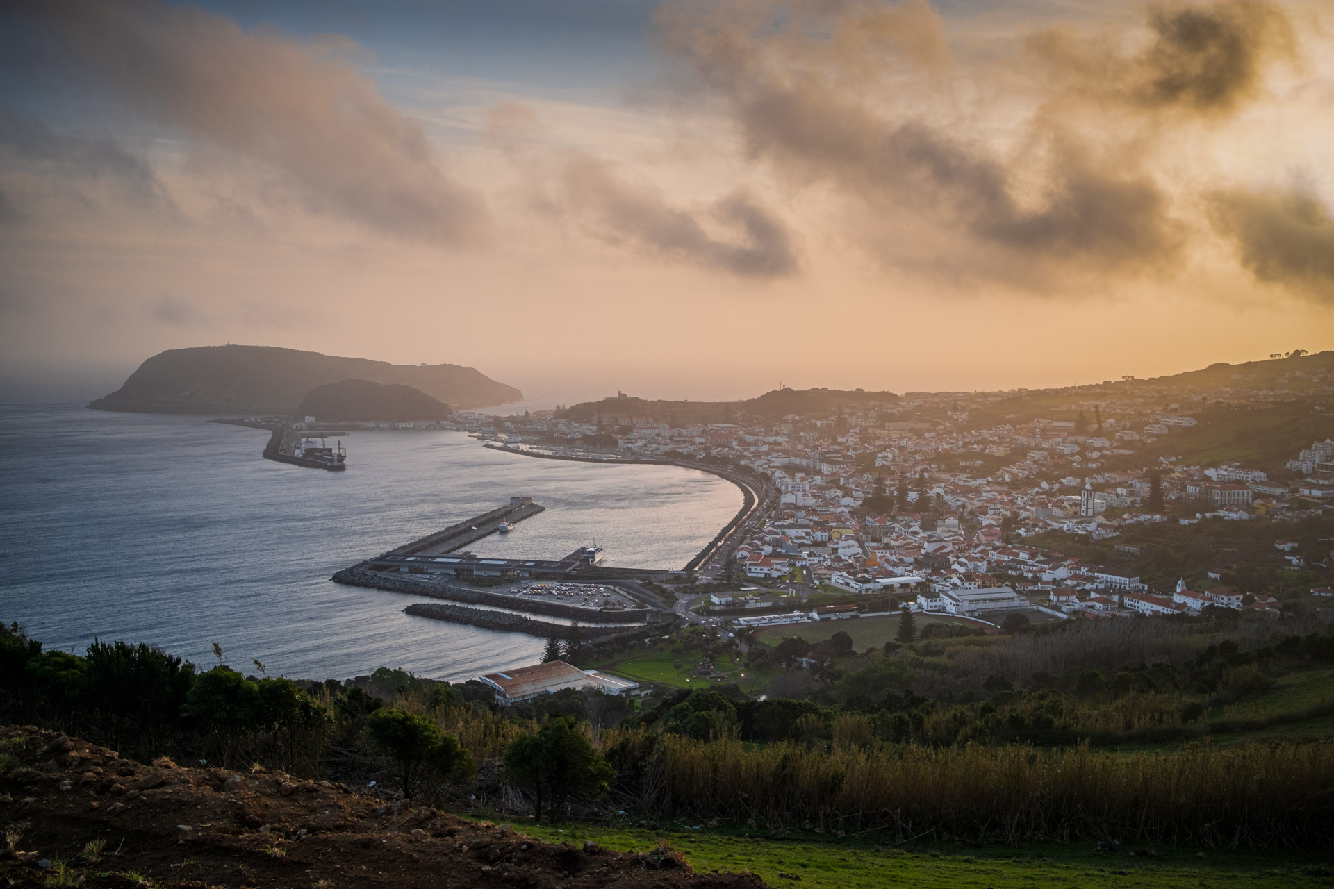 Aussichtspunkt über Horta auf Faial. (Azoren) 
