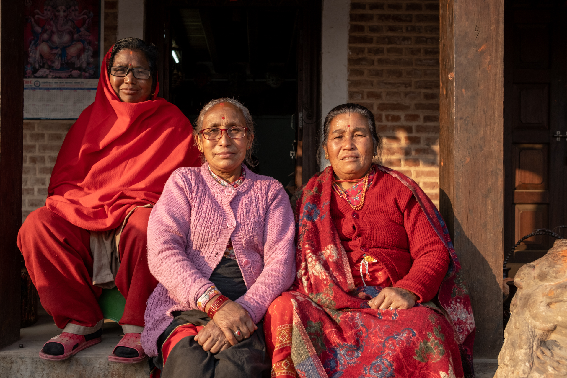 Porträt dreier Frauen in Bhaktapur.