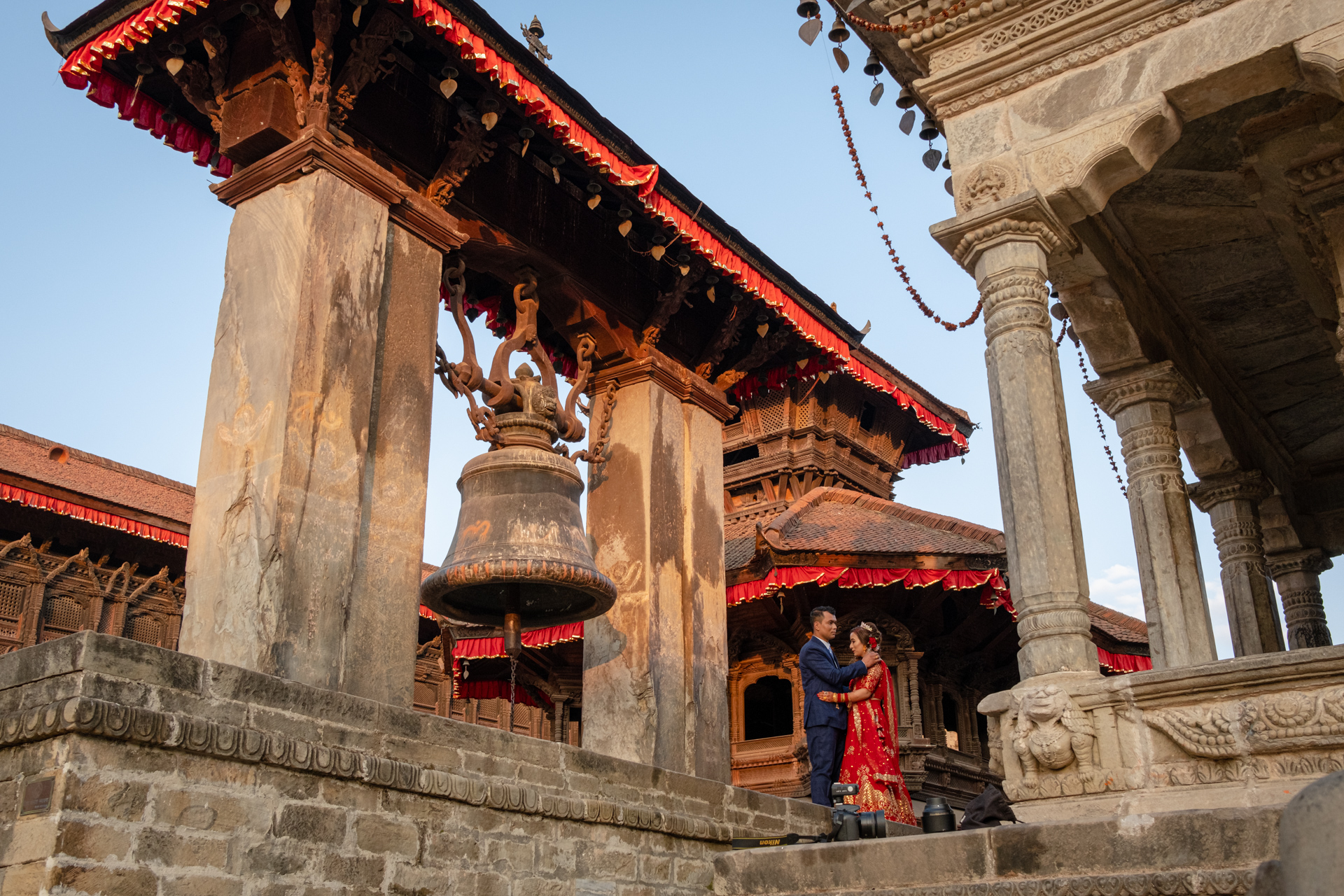 Hochzeitsfotoshooting in Bhaktapurs historischer Altstadt
