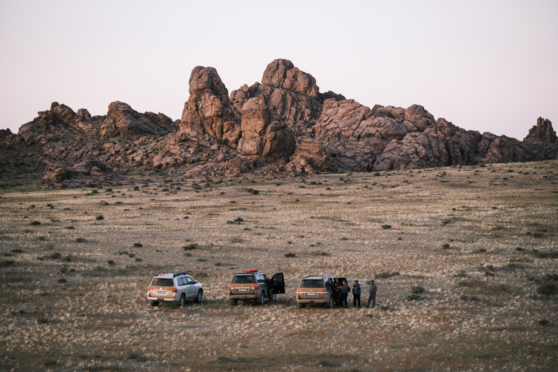 Land Cruiser at Ikh Gazriin Chuluu.