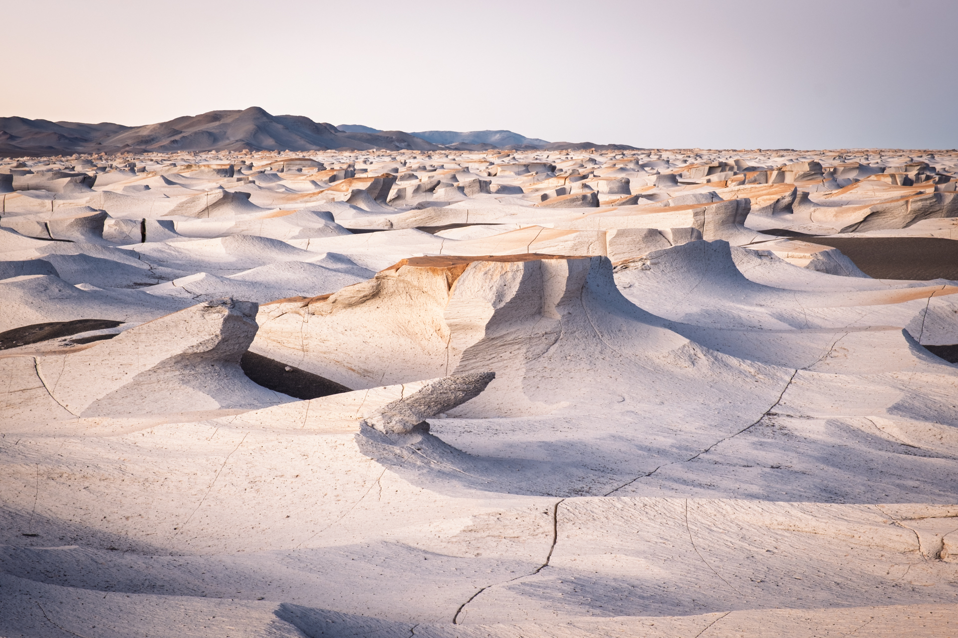 Weiße Bimssteinformationen im Campo de Piedra Pómez.