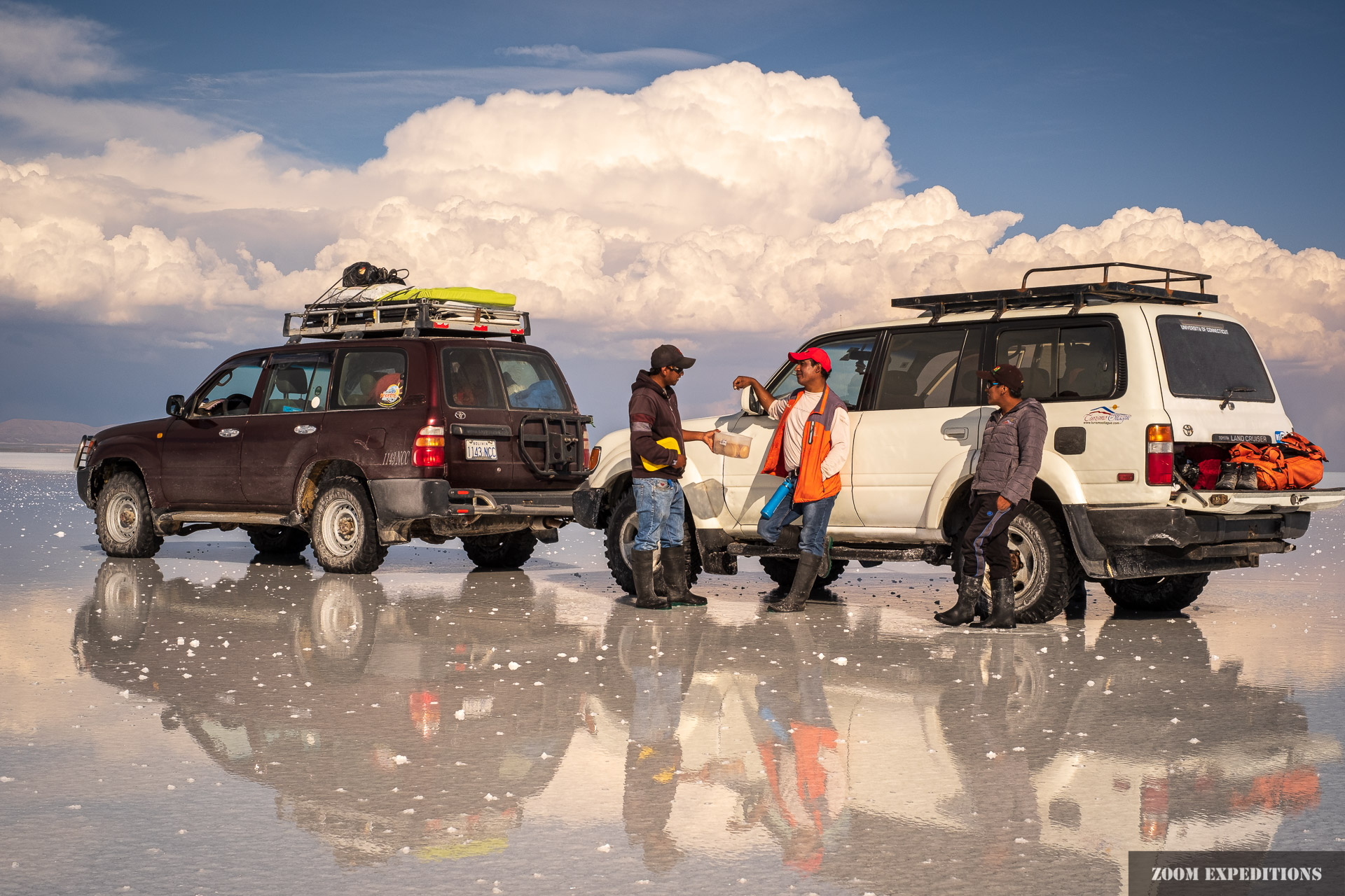 bolivian drivers Land Cruiser Salar de Uyuni 