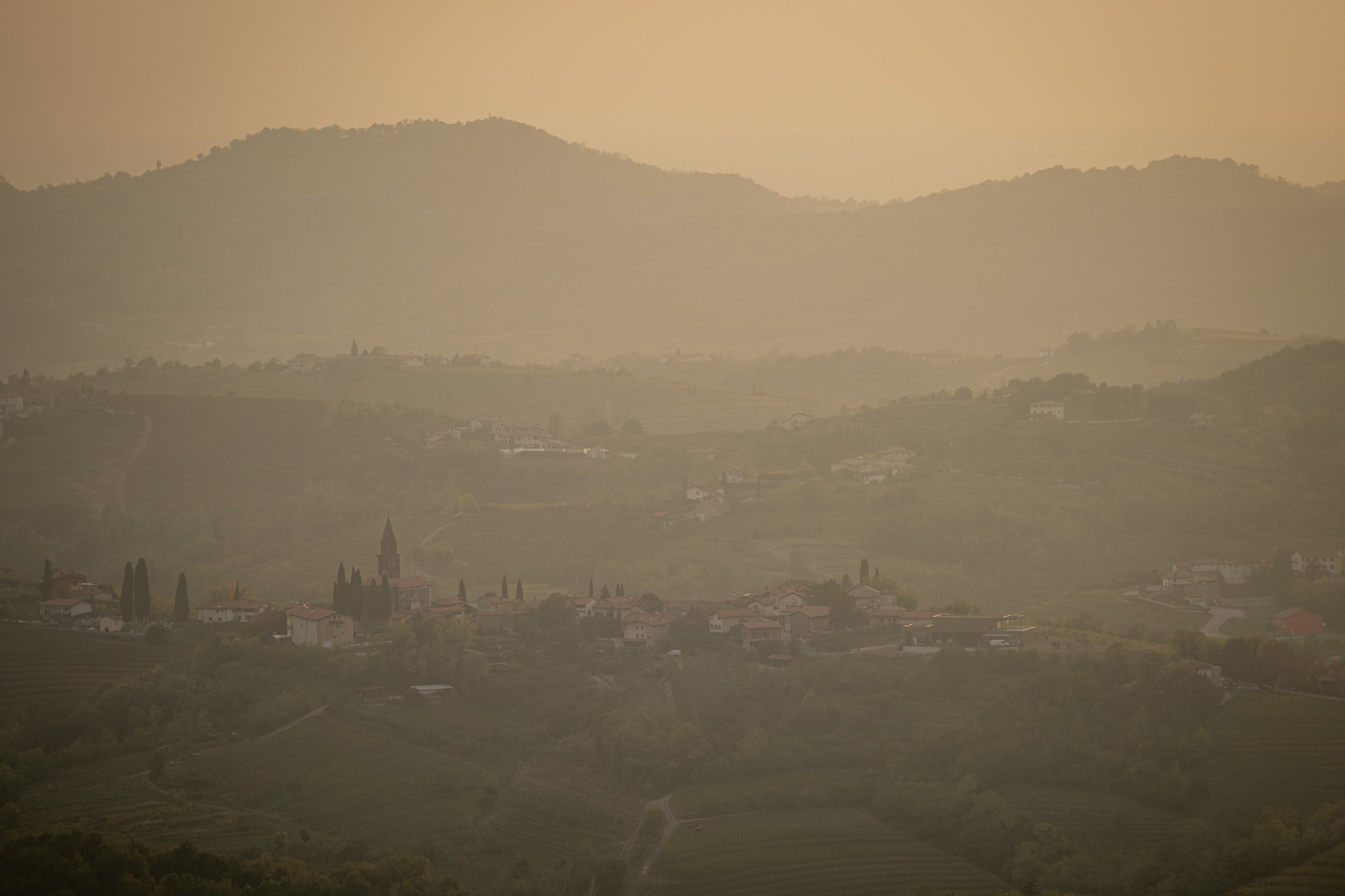 Sonnenuntergang in Sloweniens Weinregion