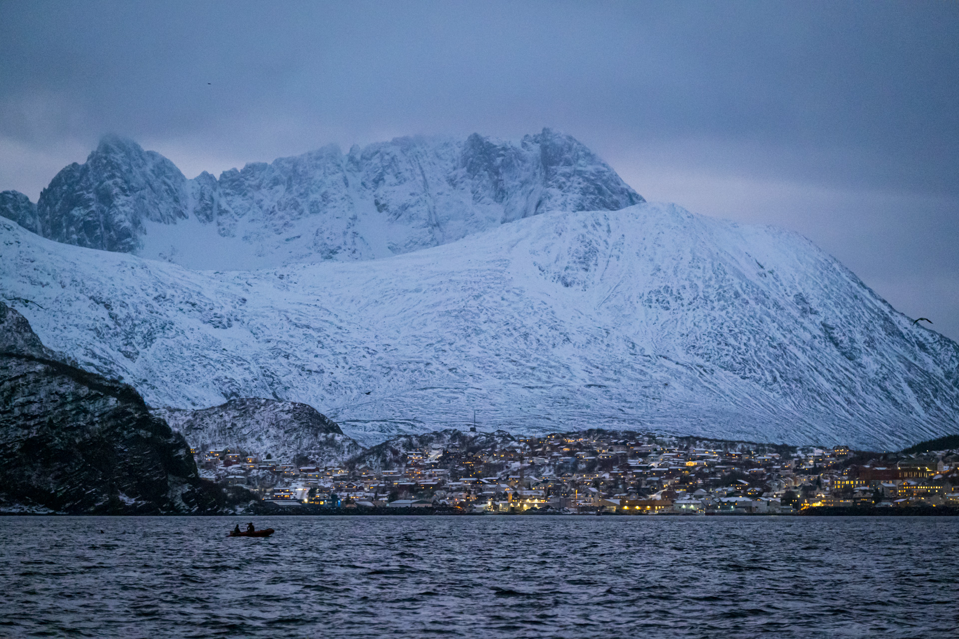 Blaue Stunde in Skjervøy.