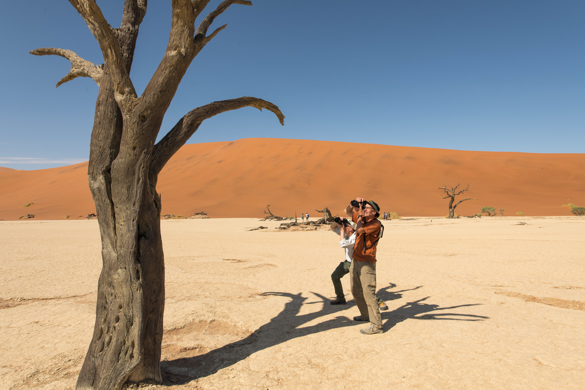 Teilnehmer in Aktion im Sossusvlei.