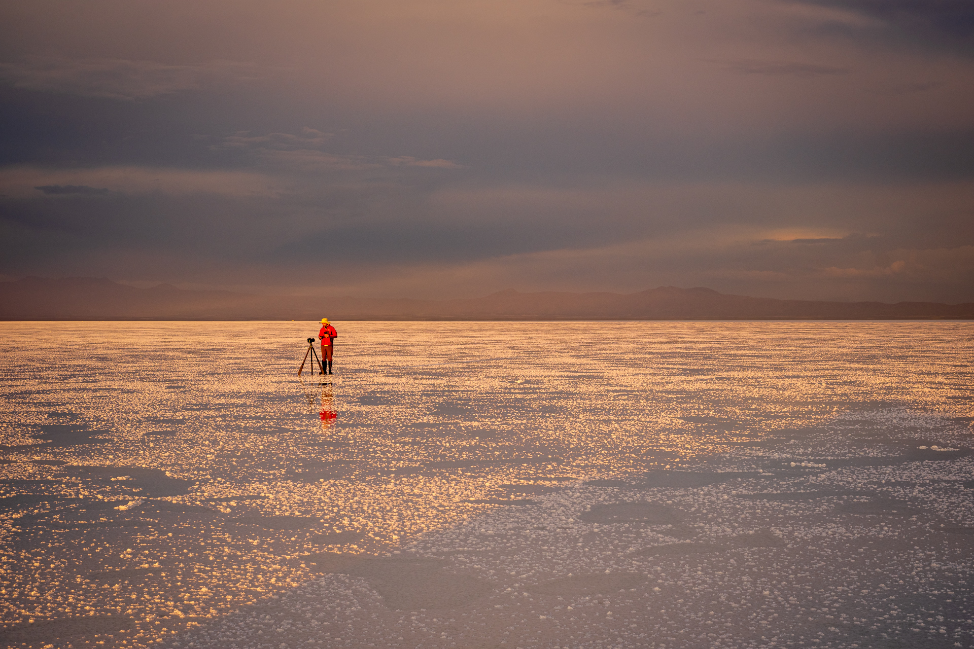 Teilnehmer Robert am Salar de Uyuni.