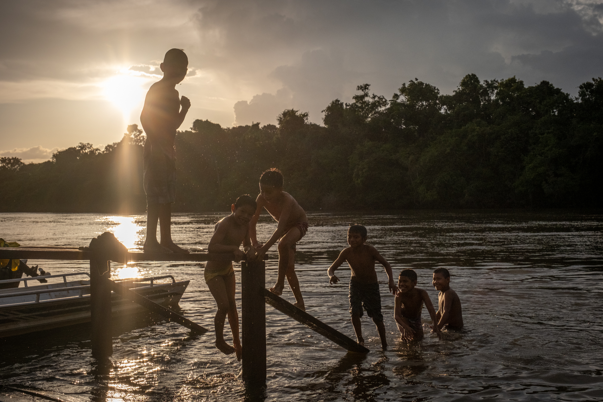 Kids playing at the Rupununi River.