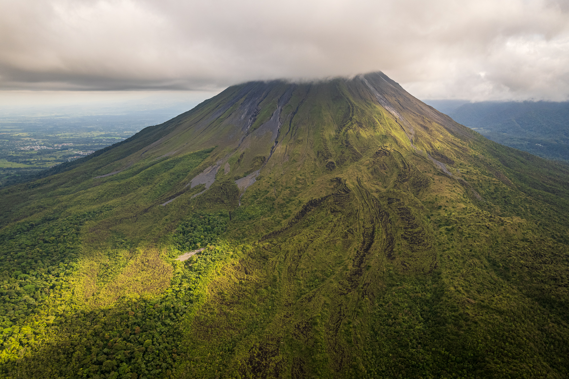 Der Vulkan El Arenal (Luftbild)