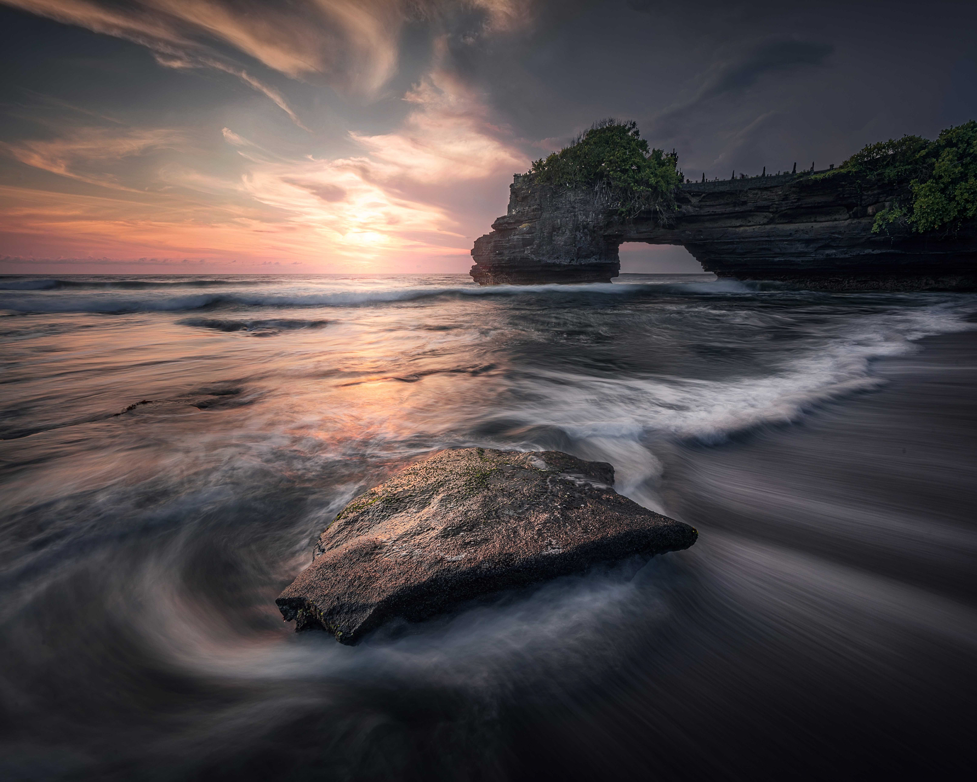 Tanahlot - © Fikri Muharom