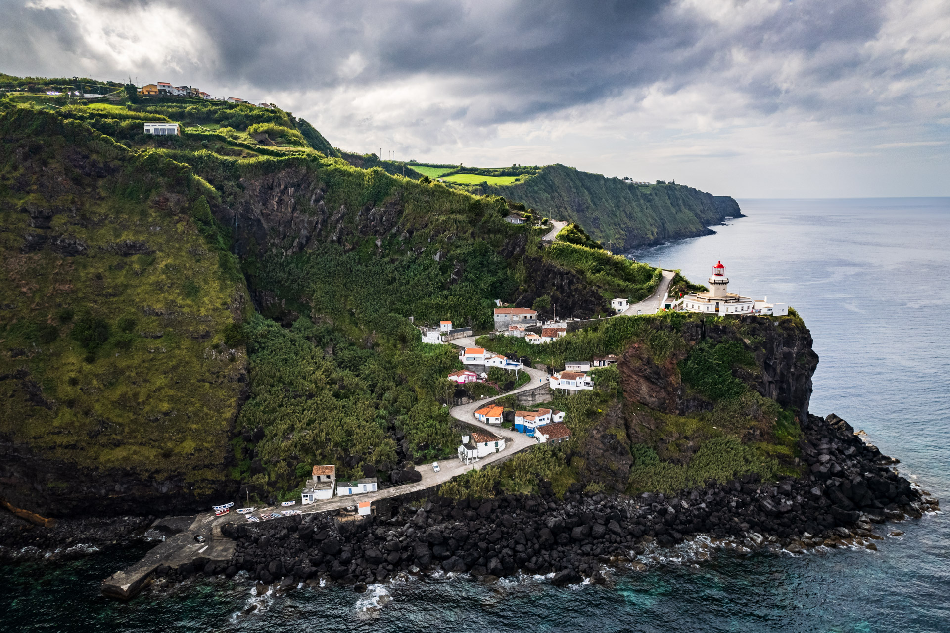 Der Leuchtturm Ponta Arnel im Osten São Miguels.