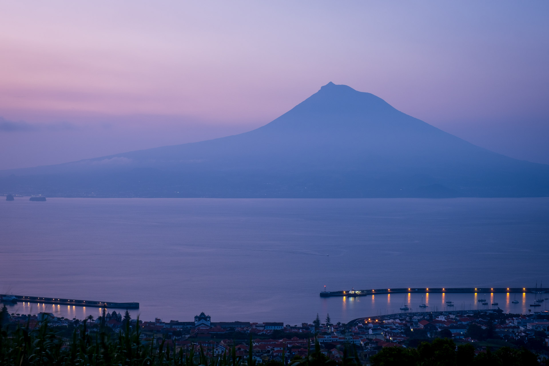 Der Vulkan Pico vor dem Sonnenaufgang.