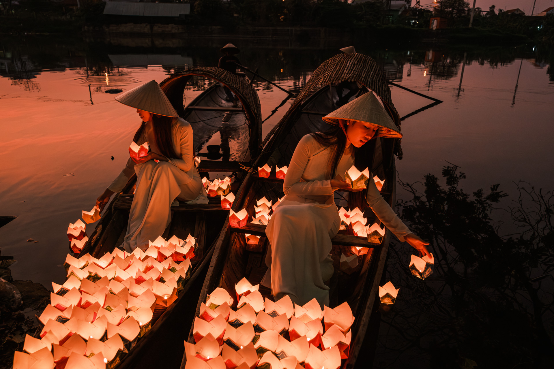 Kerzenzeremonie bei Huế.